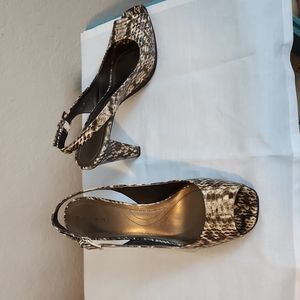 Tahari Heels